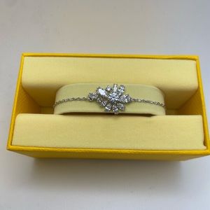 Swarovski Gema Bracelet, Flower, White, Rhodium Plated. 5644684 NIB